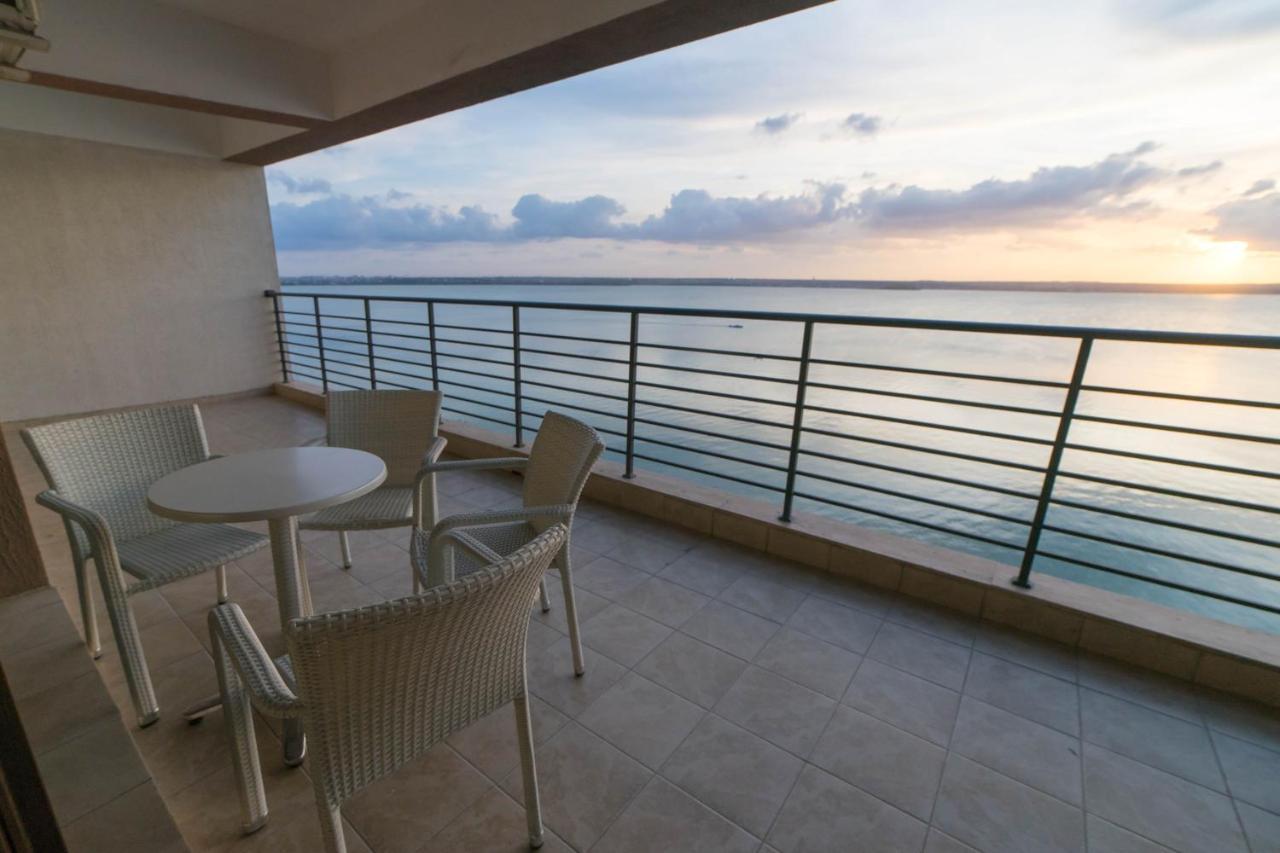 Lake Boutique Apartments & Rooms Mamaia Esterno foto