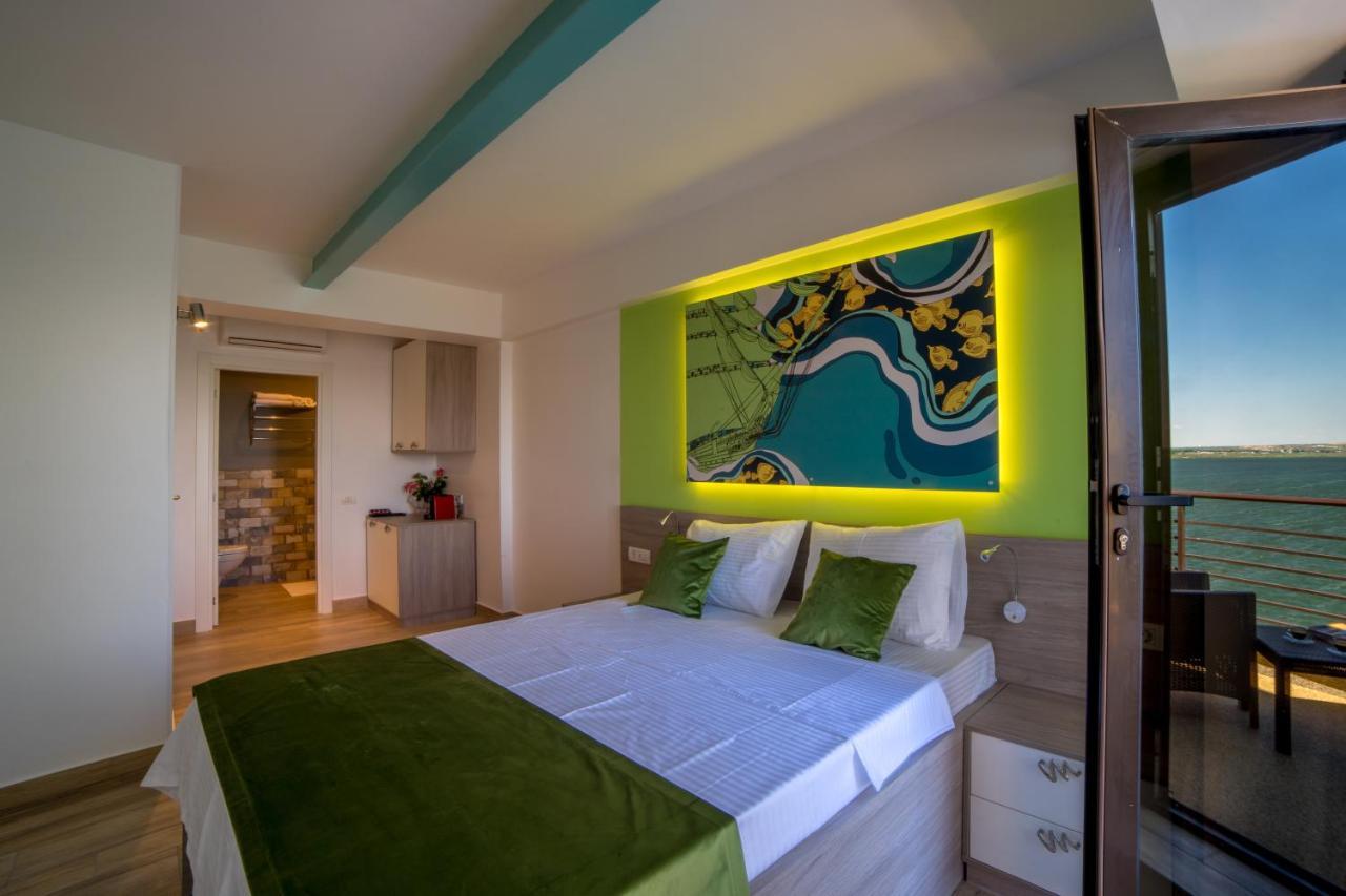 Lake Boutique Apartments & Rooms Mamaia Esterno foto