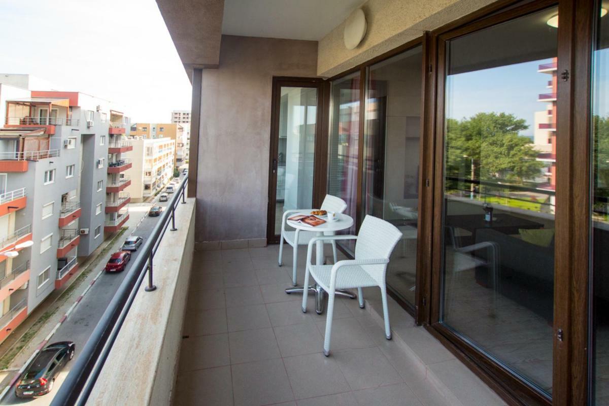 Lake Boutique Apartments & Rooms Mamaia Esterno foto